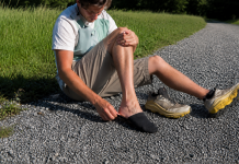 La Physique de l’Ampoule : Pourquoi vos Chaussettes Imperméables Échouent sans le Laçage “Heel-Lock”