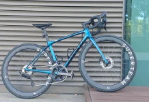 2026 : L’Année du Vélo de Grimpeur ? Pourquoi la Légèreté Fait son Grand Retour
