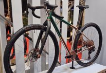 Le Débat des Roues de 32 Pouces Secoue le Monde du Vélo